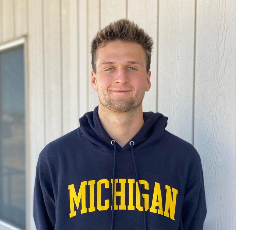 Bryce Halterman commits to swim for Michigan