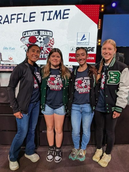 Cross Country Coach Laura Ortiz, juniors Shade Zehendner, Alexis Zwierchowski, and Annabelle Winder attend the Women in Sports Conference.